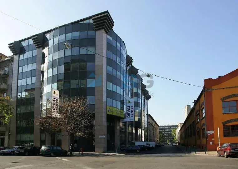 Dévai Center