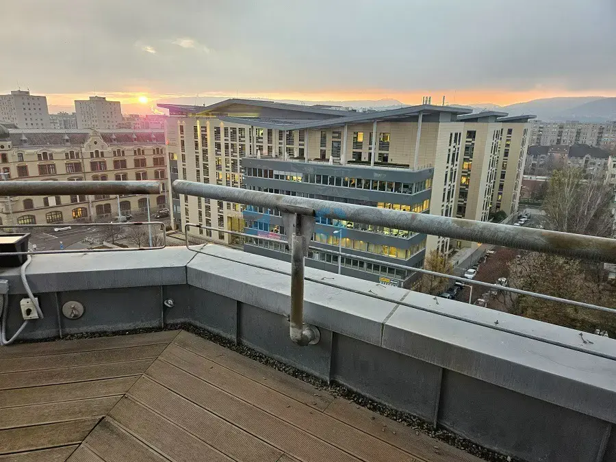 River Estates irodaház