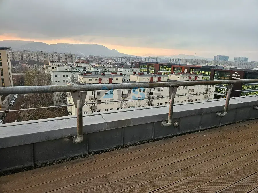 River Estates irodaház