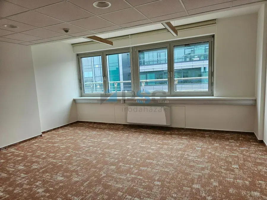 River Estates irodaház