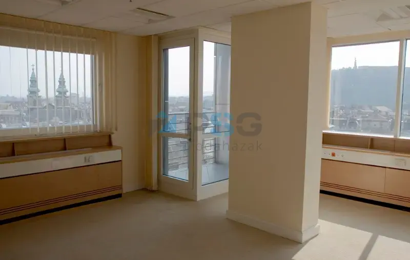 Uniqa Plaza irodaház