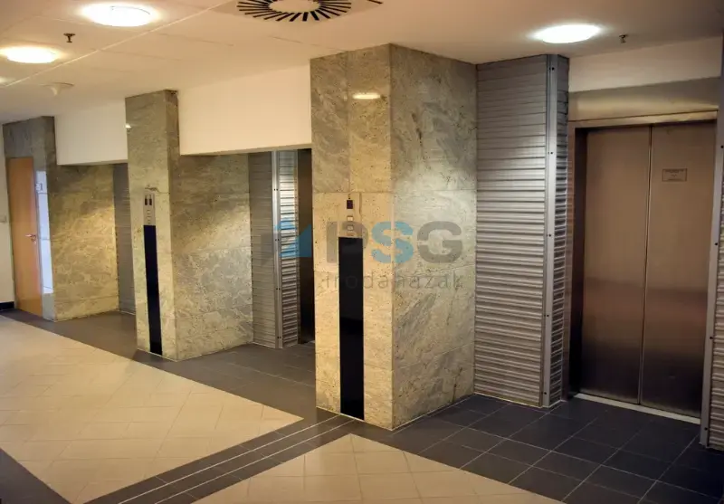 Uniqa Plaza irodaház