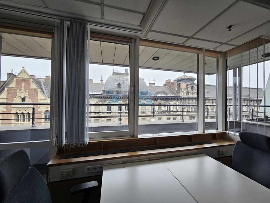 Uniqa Plaza irodaház