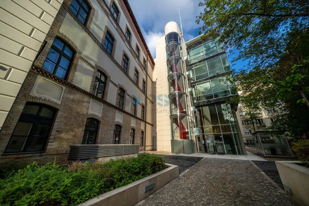 Honvéd Center