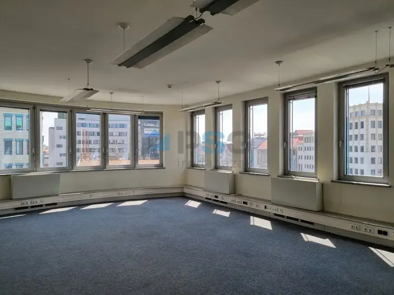 North Point Center irodaház