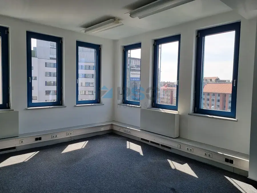 North Point Center irodaház