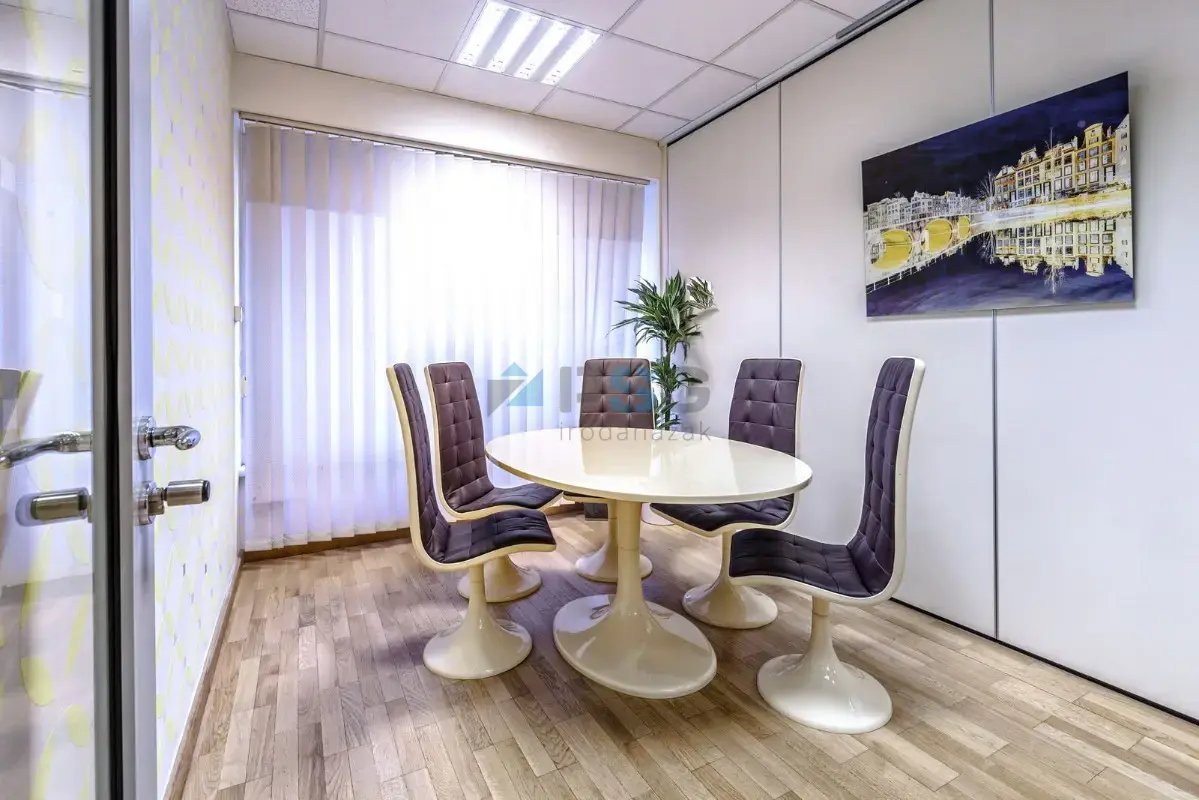 BJ48 Business Center