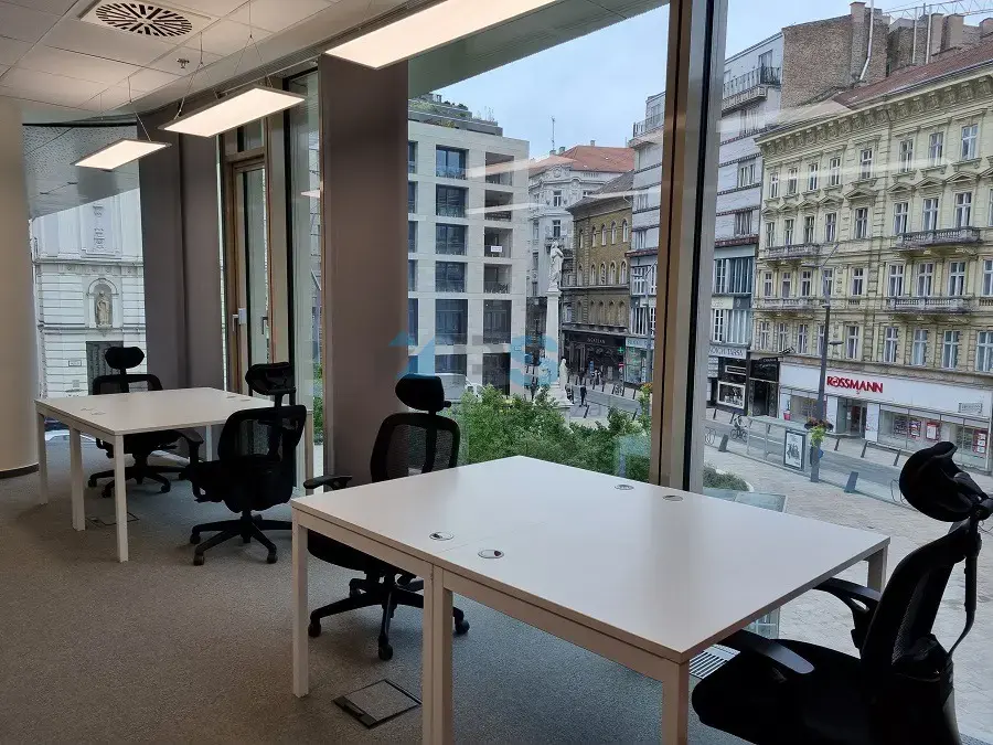 Szervita Square Signature