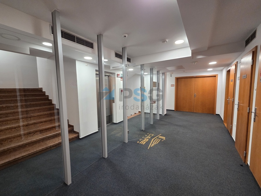 Irodaház Rózsadombon