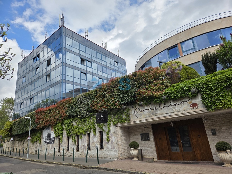 Irodaház Rózsadombon