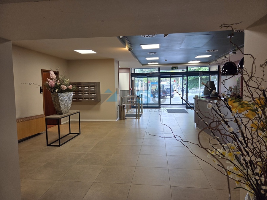 Irodaház Rózsadombon