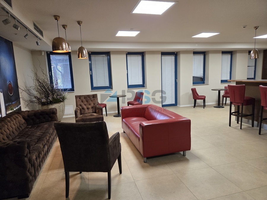 Irodaház Rózsadombon