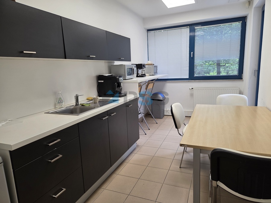 Irodaház Rózsadombon