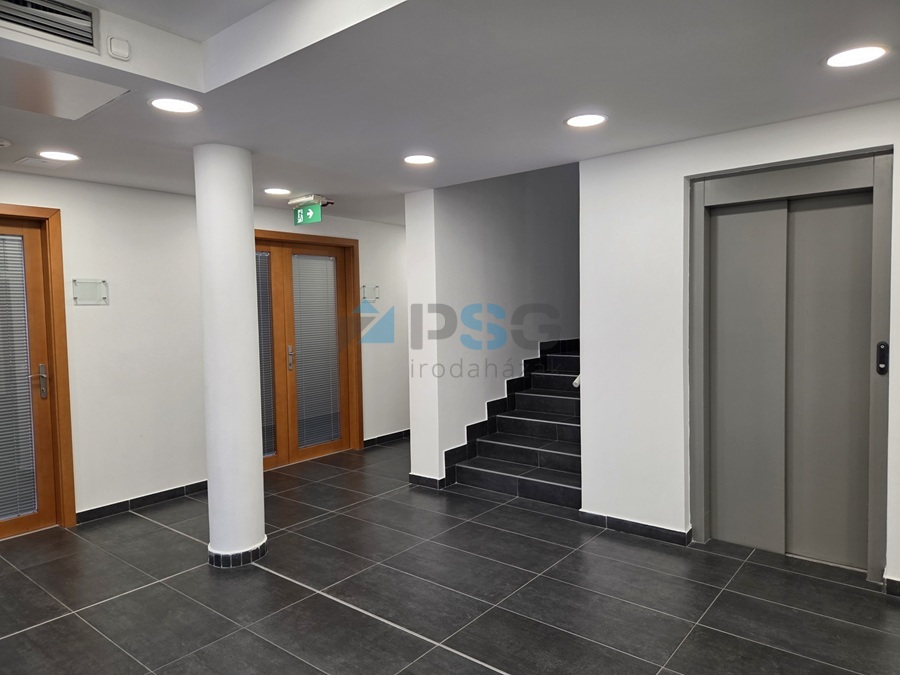 Irodaház Rózsadombon