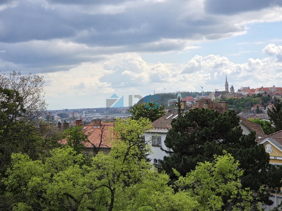 Irodaház Rózsadombon