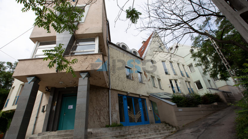 Eladó irodaház Felhévizen