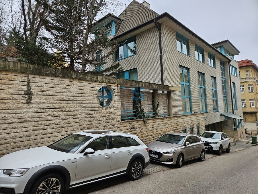 Eladó Irodaház Mechwart liget közelében