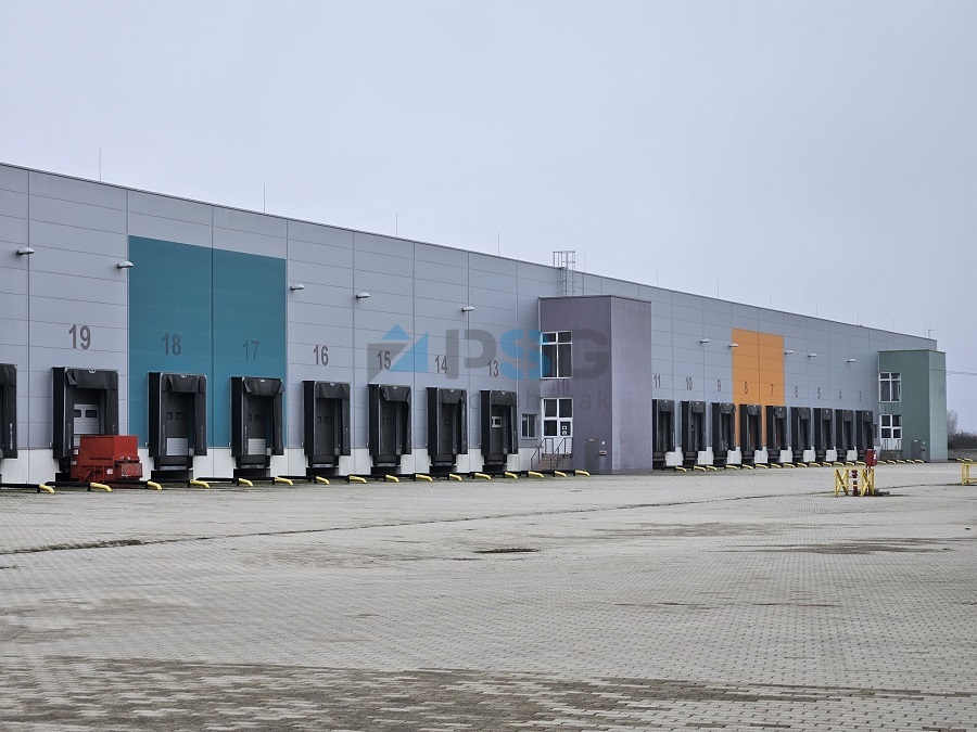 40 ha fejlesztési terület 2 raktárcsarnokkal 