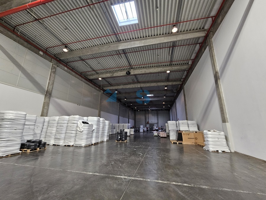 40 ha fejlesztési terület 2 raktárcsarnokkal 