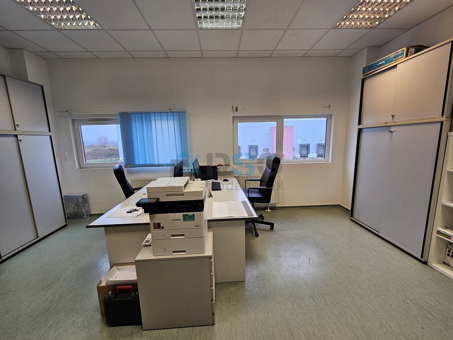 40 ha fejlesztési terület 2 raktárcsarnokkal 