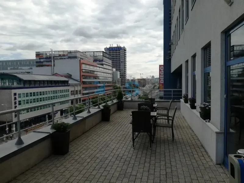 OneFourty irodaház